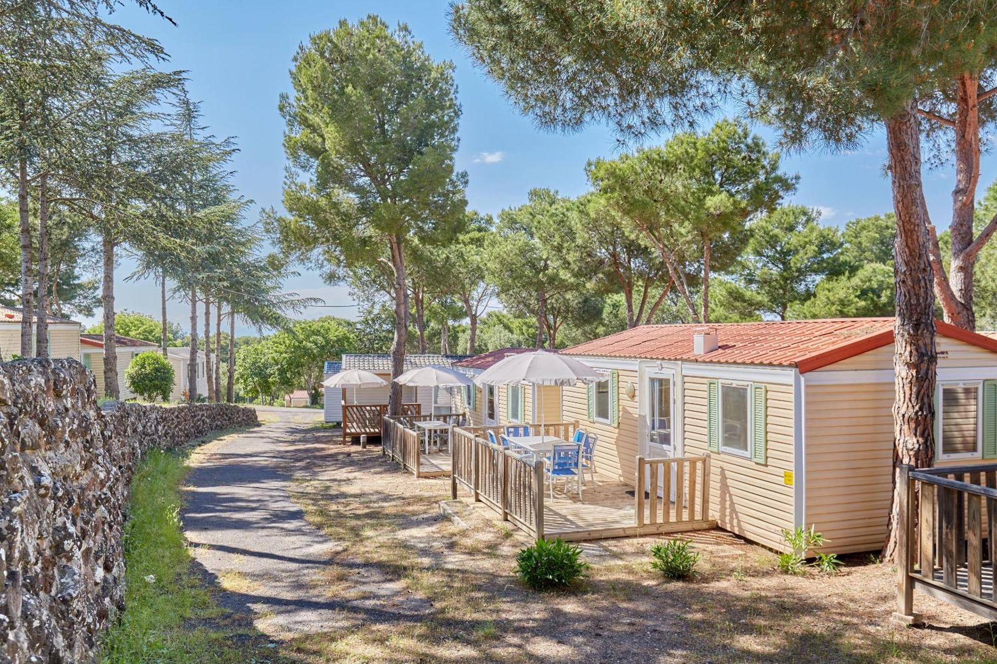 Domaine Residentiel De Plein Air Odalys La Pinede 阿格德 外观 照片